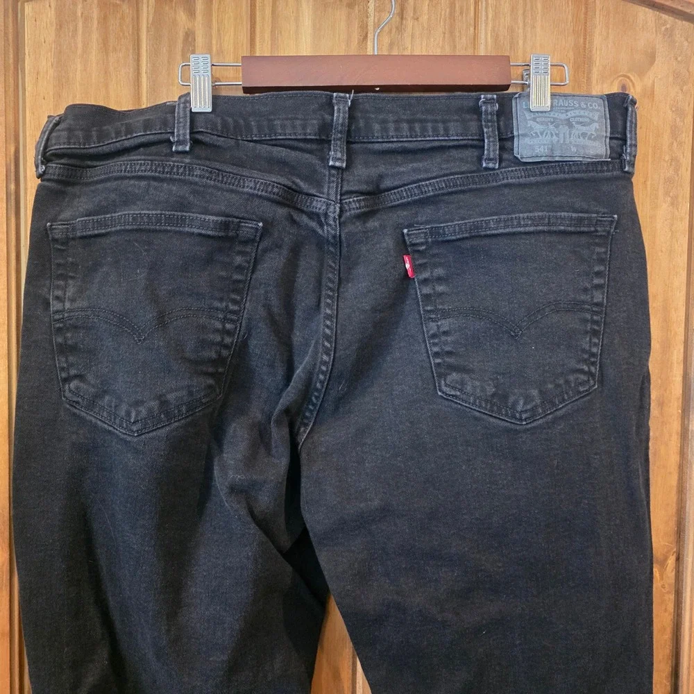 Levi's 541 Athletic Taper Jeans Mens 44x29 Black Excellent Denim Pants